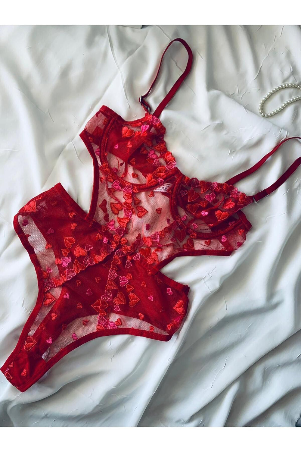 Sohadid Kadın Kalpli Brode Balenli Bodysuit – Kırmızı